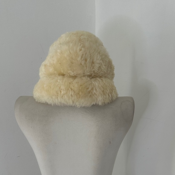 Vintage Italian Sheep Fur Shearling Hat With Pom Pom Ties - Picture 2 of 5